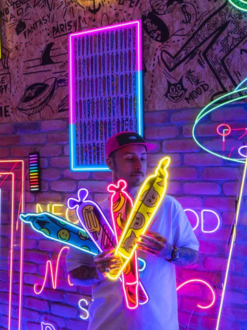 Scritte da parete al NEON: leggi tutto