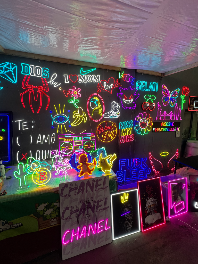 Insegna al Neon Personalizzata a LED | Made in Italy